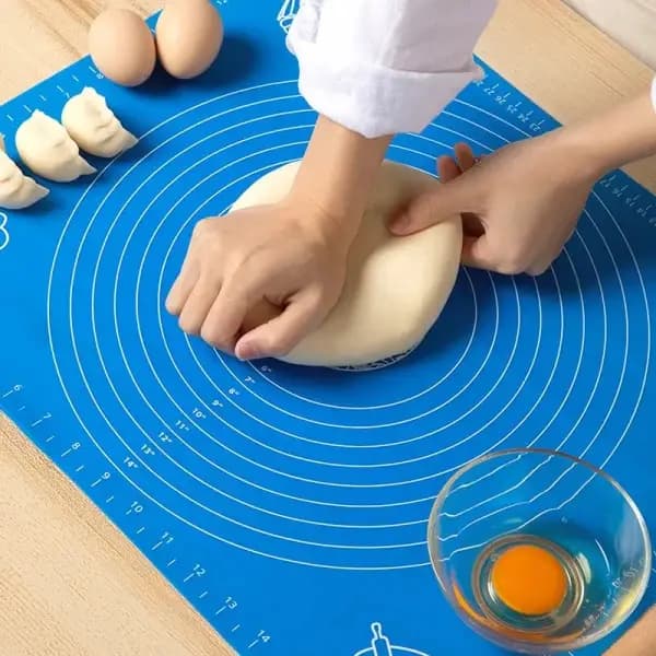 Silicone Roti Mat, Non stick, Washable Flour Mat, 50x40cm (random Colour)